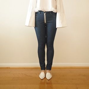 NWT Current Elliott White zipper Jeans. Size 27